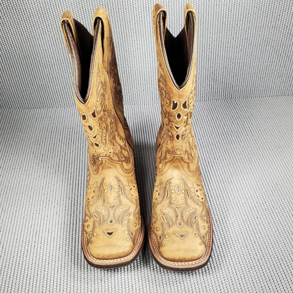 Laredo Brown Embroidered Winter Boots - Picture 8 of 14